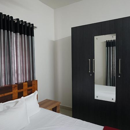 Swapna Home Suites Недумбассери Экстерьер фото